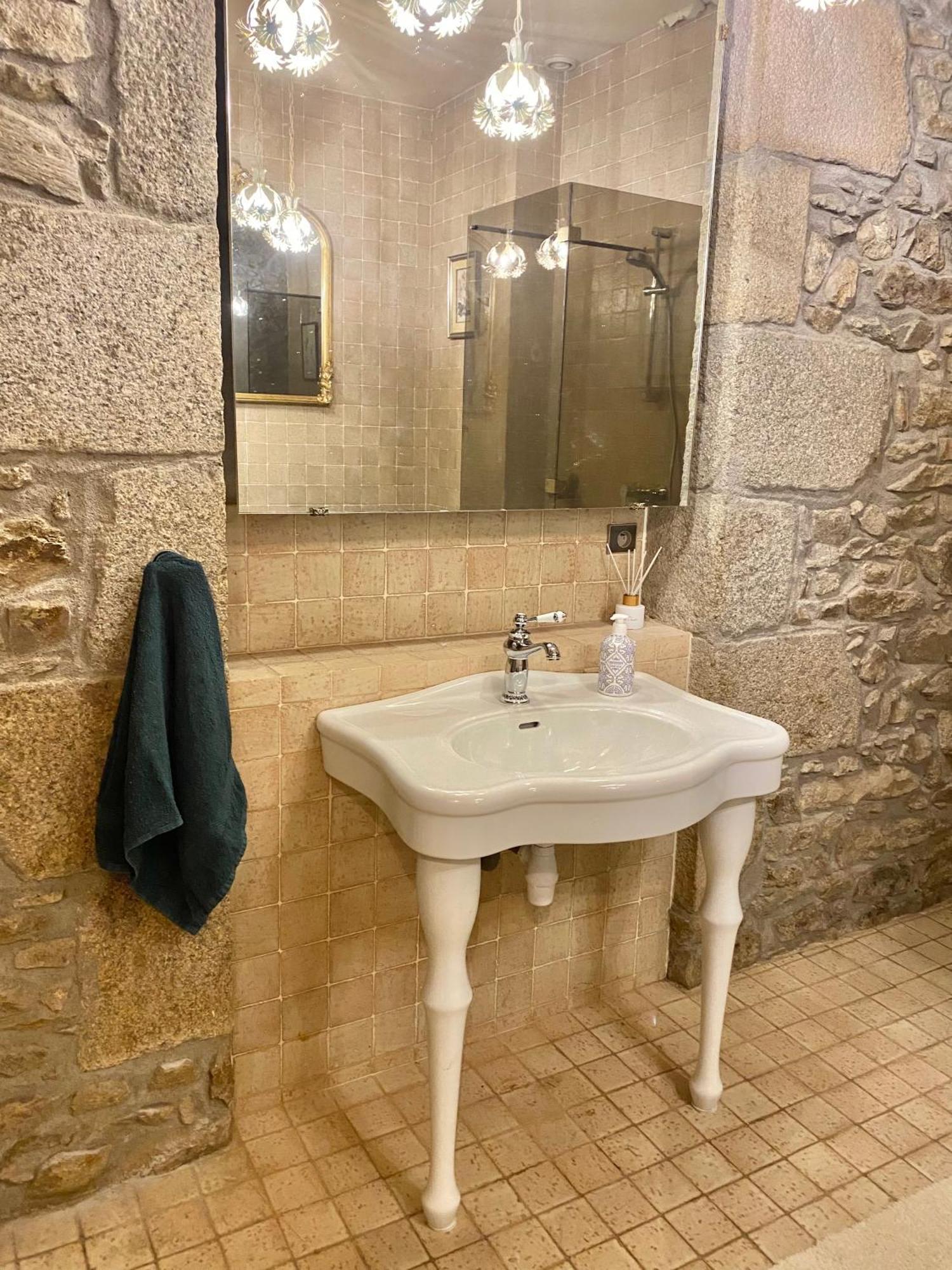 L'Hotel De Herce Chambre D'Hote Mayenne Rum bild