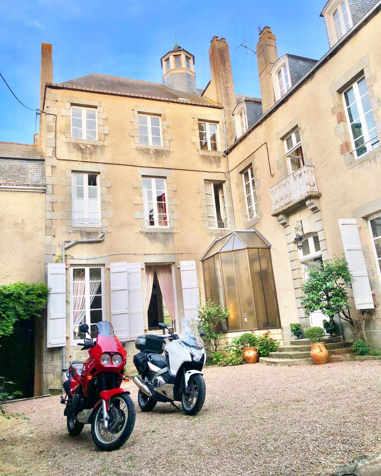 L'Hotel De Herce Chambre D'Hote Mayenne Exteriör bild